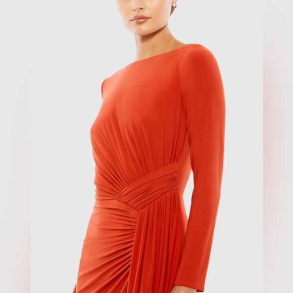 IEENA FOR MAC DUGGAL 26714 NWT
Ruched Long Sleeve Cowl Neck Gown - Picture 2 of 9